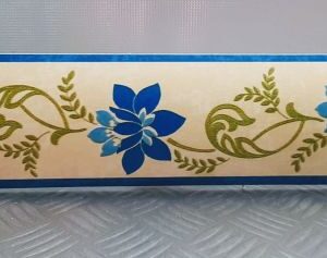 BORDURE ADHÉSIVE À FLEURS BLEUES