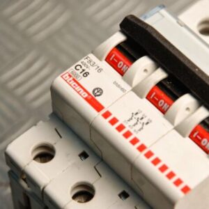 Interruttore magnetotermico modulare F83/16