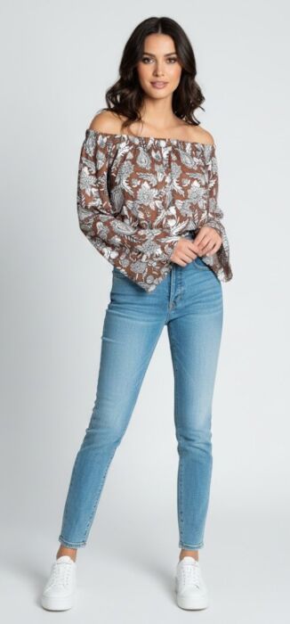 BLUSA CORTA A SPALLE SCPERTE C. MANICHE A CAMPANA SVASTATE E FANTASIA FLOREALE - immagine 2